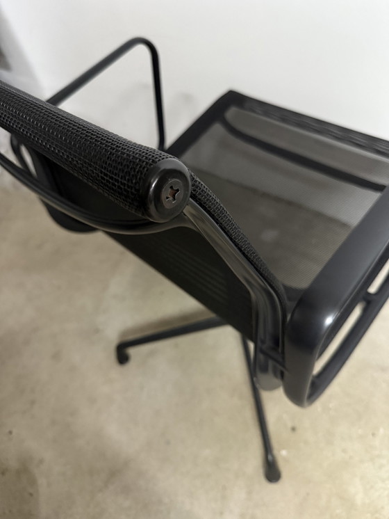 Image 1 of Vitra Eames EA 108 Aluminum Chair Black 1/3 Top & Original