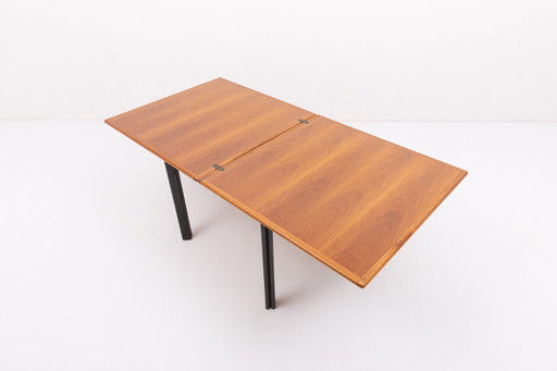 Table de salle à manger pliante en noyer au design italien des années 1980