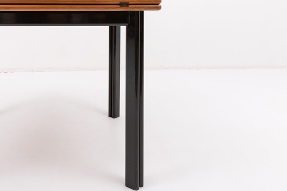 Image 1 of Tavolo da pranzo pieghevole in noce, design italiano vintage degli anni '80