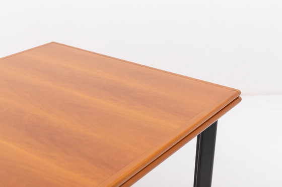 Image 1 of Tavolo da pranzo pieghevole in noce, design italiano vintage degli anni '80