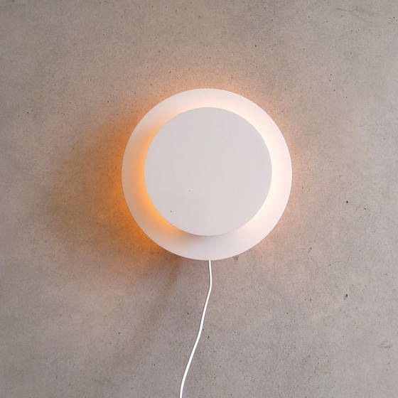 Image 1 of White round metal wall lamp