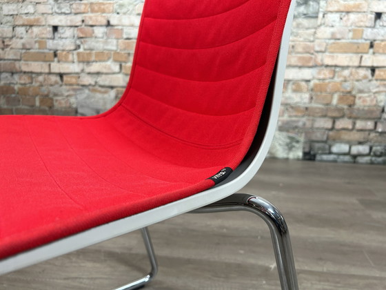 Image 1 of Vitra HAL Sledge rouge