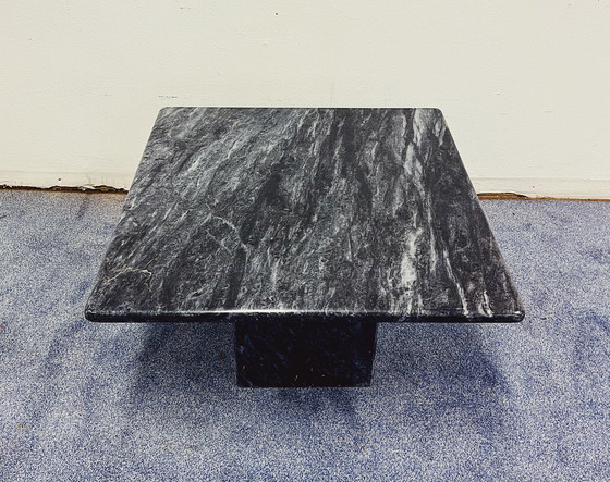 Image 1 of Table basse en marbre