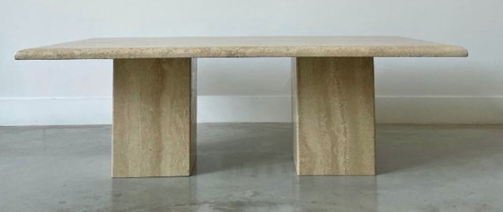 Image 1 of Table basse en travertin