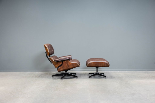 Eames lounge chair+ ottoman