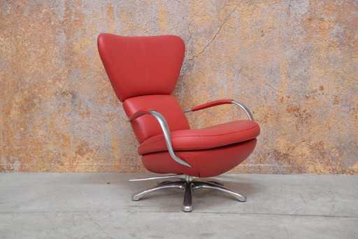 Fauteuil pivotant Leolux Formi design en cuir rouge