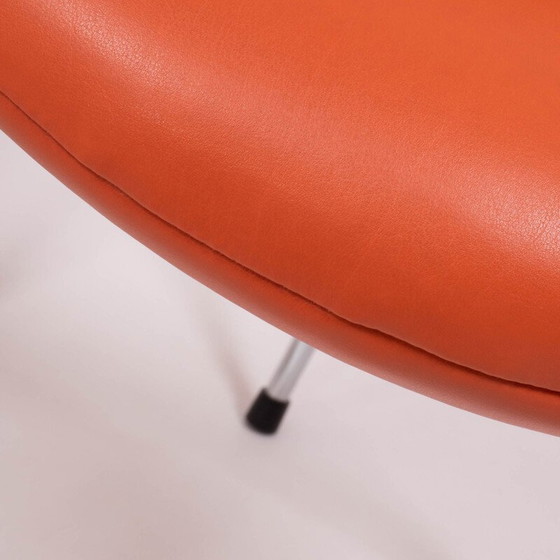 Image 1 of Sedia vintage in pelle arancione serie 7 per Fritz Hansen di Arne Jacobsen, anni '50