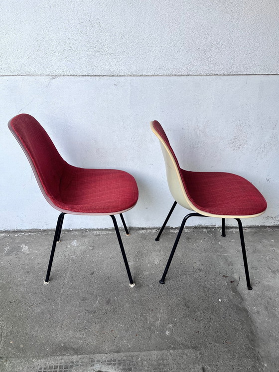 Image 1 of Coppia di sedie di Charles Eames, sedute di Alexander Girard, Herman Miller, 1960.