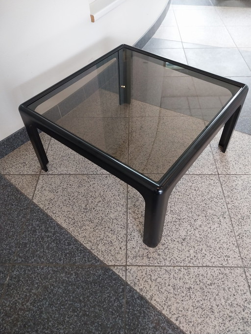 Table basse avec plateau en verre