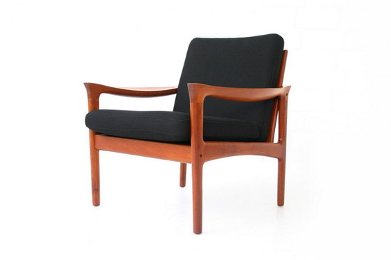 Image 1 of Glostrup Mid-Centtury Danish Teak Lounge Chair attribuee a Illum Wikkelso, new cover, new straps