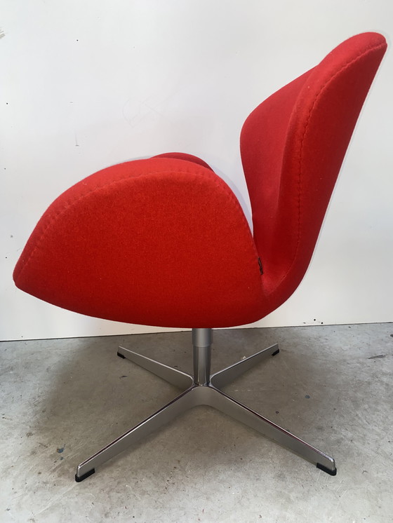 Image 1 of Fauteuil cygne Divina 623 Arne Jacobsen