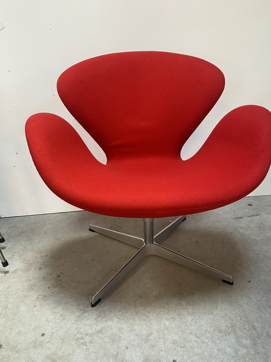 Image 1 of Swan Chair Divina 623 Arne Jacobsen