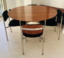 Mesa de comedor y sillas italianas de madera y metal de los años 60