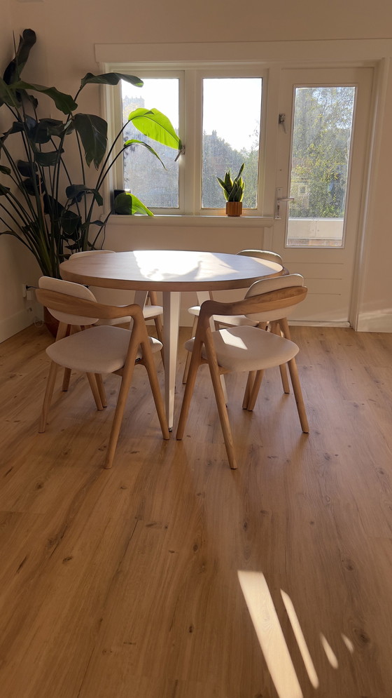 Image 1 of Solid Oak Wood Modern Round Table