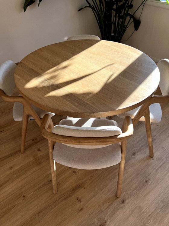 Image 1 of Solid Oak Wood Modern Round Table