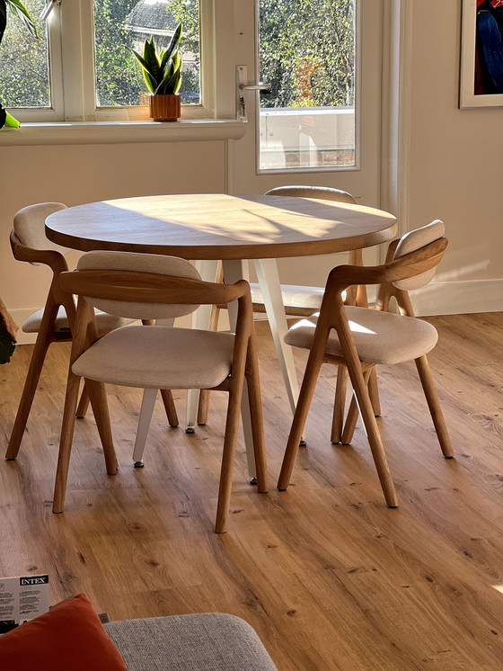 Image 1 of Solid Oak Wood Modern Round Table