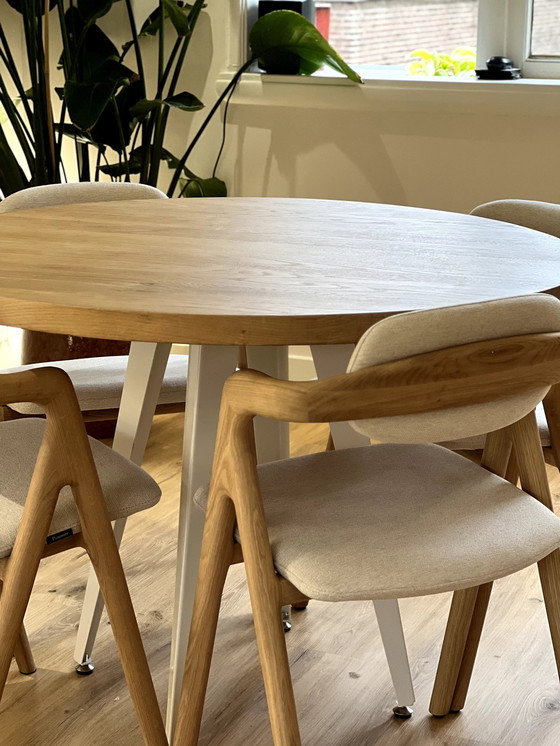 Image 1 of Solid Oak Wood Modern Round Table