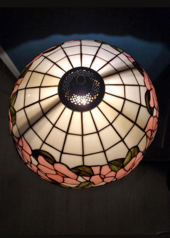 Image 1 of Tiffany Style Table Lamp