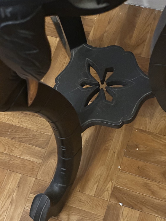 Image 1 of Mesa de pedestal de madera ennegrecida con cabezas de elefante - Colmillos de madera - Napoleón III