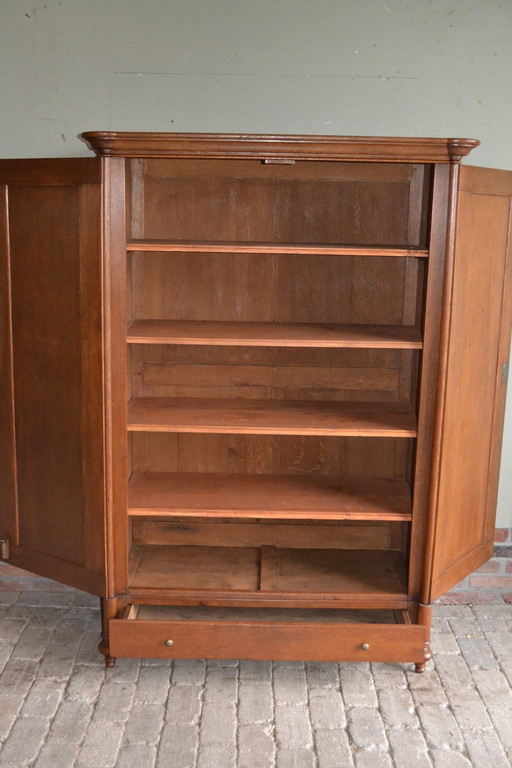 Beautiful Antique Oak Wooden Maid's Cupboard, Gate Cupboard.