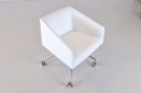 Chaise design Arper Saari en cuir blanc