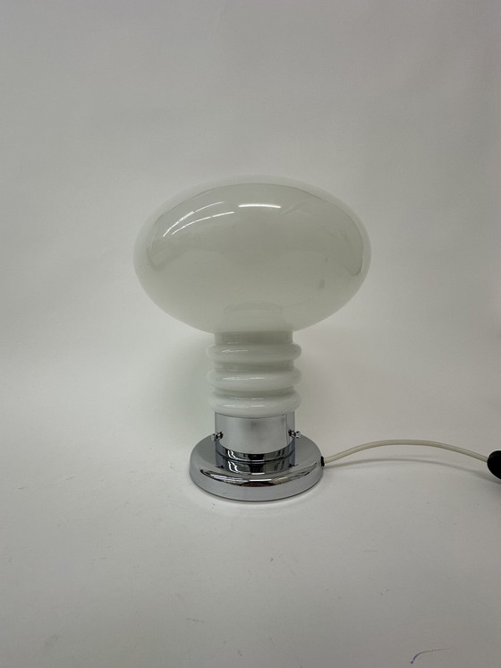 Image 1 of Lampe de table space age verre laiteux avec chrome 1970