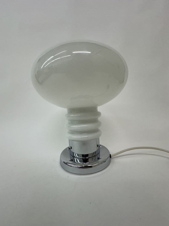 Image 1 of Lampe de table space age verre laiteux avec chrome 1970