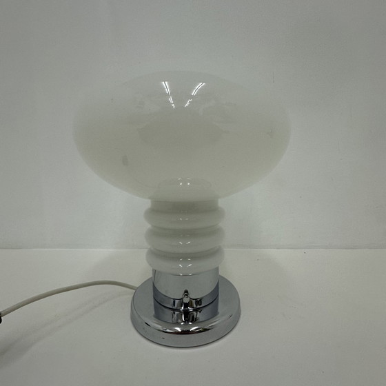 Image 1 of Lampe de table space age verre laiteux avec chrome 1970