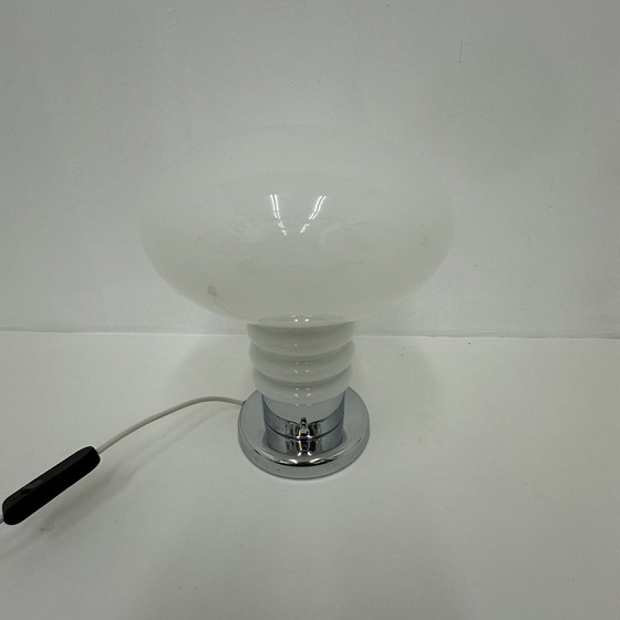 Image 1 of Lampe de table space age verre laiteux avec chrome 1970