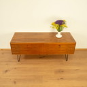 Credenza bassa di TEPE con 2 ante a soffietto, noce, anni '60