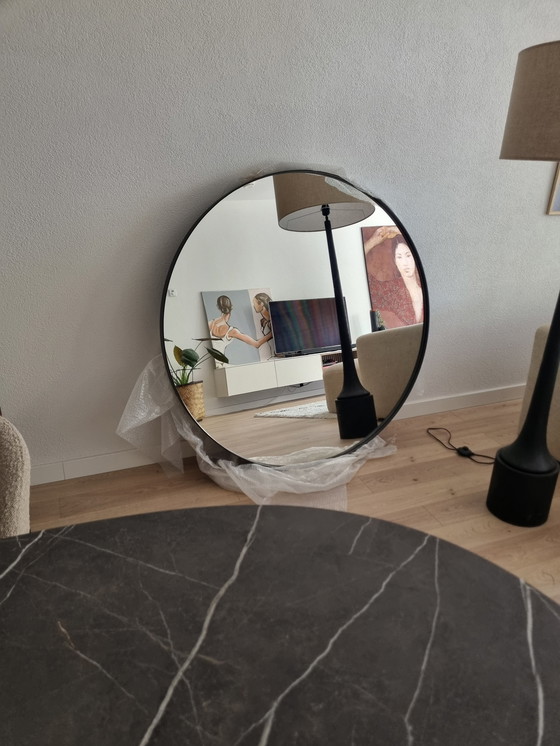 Image 1 of Round Wall Mirror Spinder Design Donna