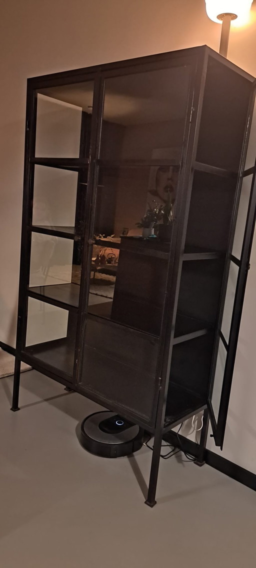 Zen Display Case Model Bodilson