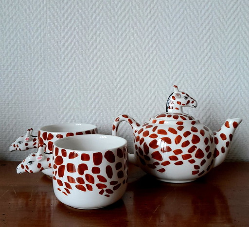 Kitsch Ceramic Giraffe Tea Set