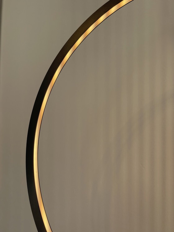 Image 1 of Leolux Pode Osun floor lamp