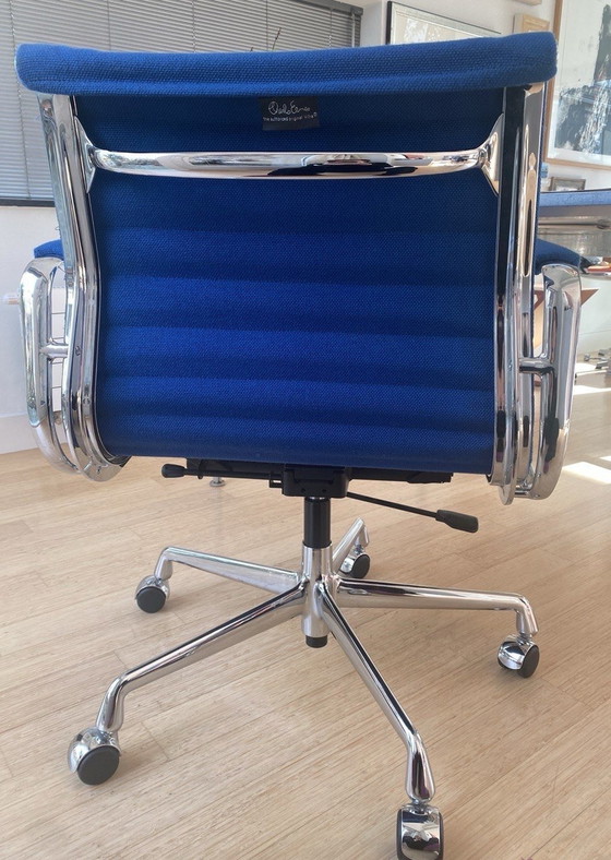 Image 1 of 4X Vitra Eames Desk Chair Ea 117 In Blue