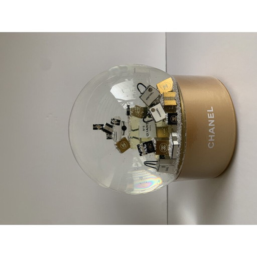 Vintage motorized snow globe chanel N-5
