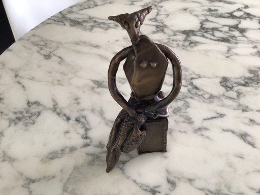 Figurine abstraite en bronze