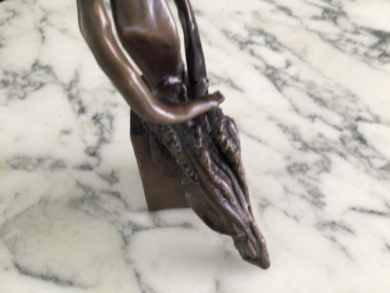 Image 1 of Figurine abstraite en bronze