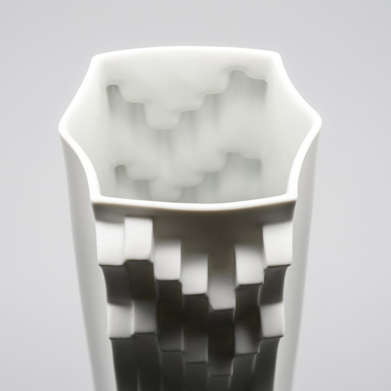 Image 1 of ARCHAIS Heinrich FUCHS Op Art Retro HUTSCHENREUTHER Bisque Vase en Porcelaine Duo