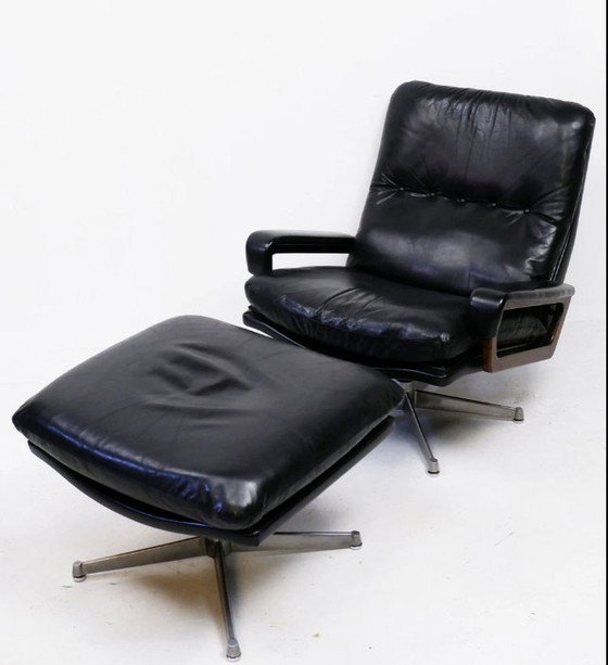 Image 1 of King Chair & Ottoman