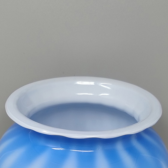 Image 1 of Vase bleu étonnant des années 1970 en verre de Murano par Dogi. Fabriqué en Italie