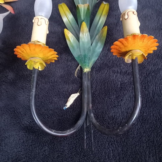 Image 1 of Coppia di lampade da parete antiche, lamiera XX, fiori, gigli, vintage, XX secolo