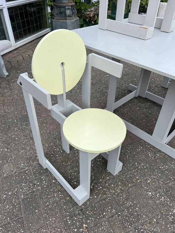 Image 1 of Memphis style table and chairs, Henk Lampe