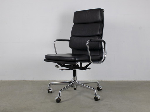 Vitra EA 219 Softpad leather black office chair 