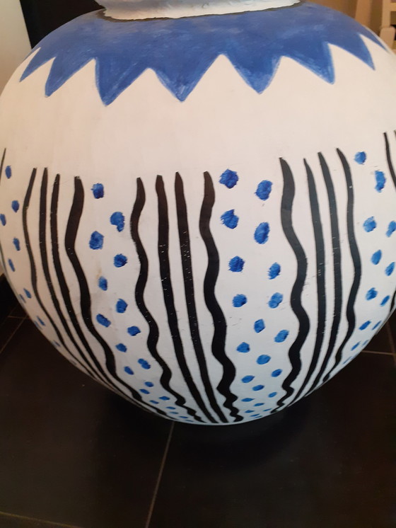 Image 1 of Isabelle de Borchgrave, Très grand vase design L Milieux De Vos Tables