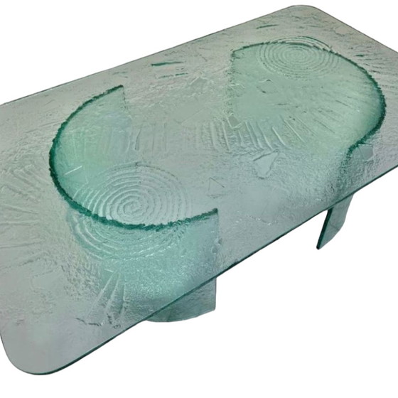 Image 1 of Table basse en verre brutale et sculpturale