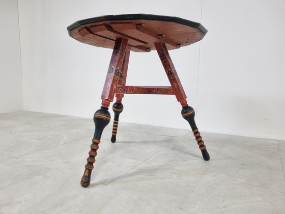 Image 1 of Table basse Hindeloopen d'art populaire hollandais, 19e siècle