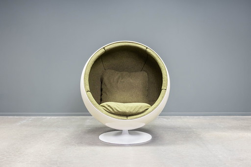 Ball chair