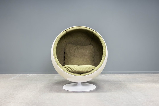 Image 1 of Ball chair