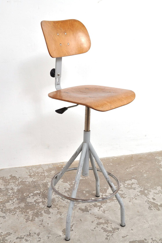 Image 1 of Chaise d'atelier vintage française